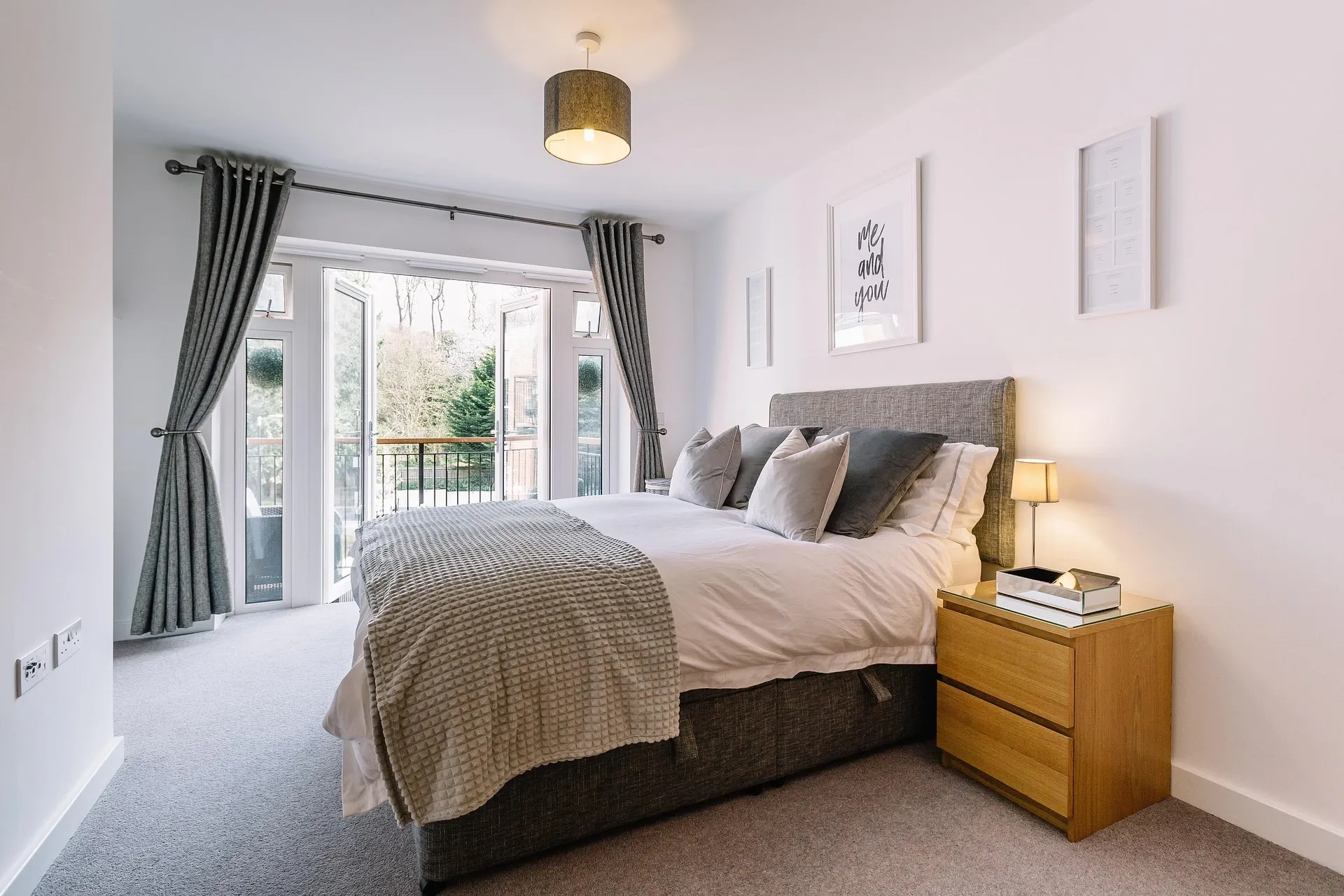 Chambre à coucher meublée, le contexte type d’une inspection de punaises de lit