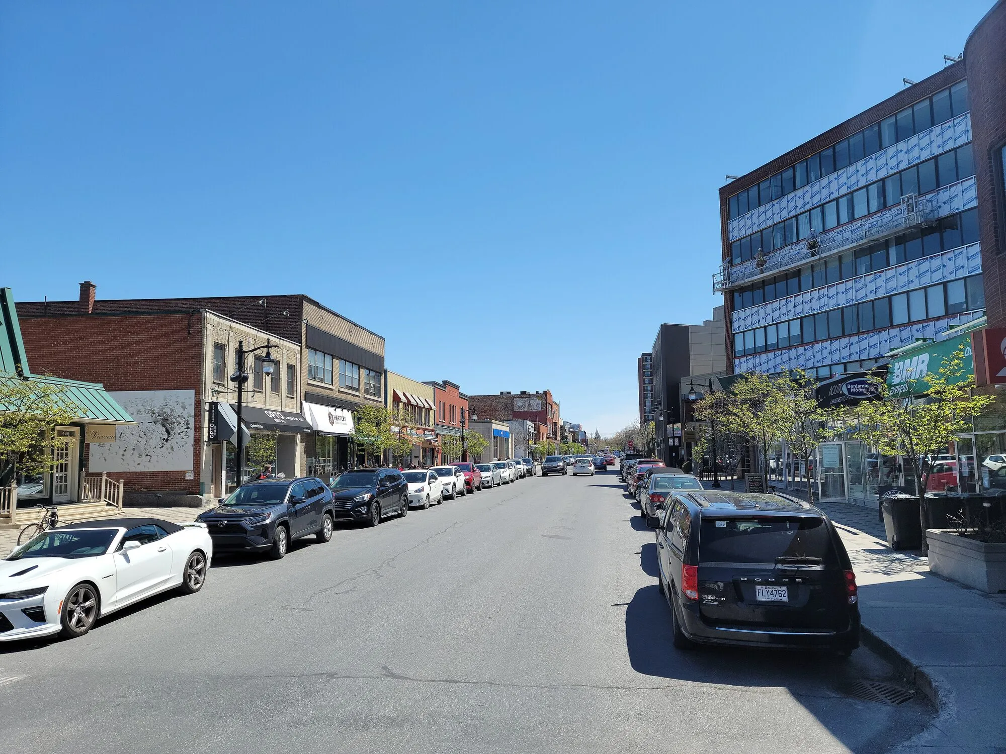 Rue Victoria au centre-ville de Saint-Lambert
